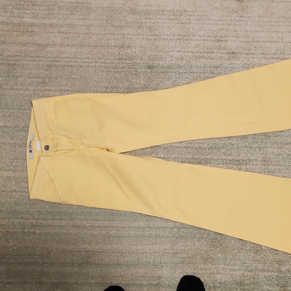 Gap Low Rise Stretch Jeans; Flare bottom; Size 4 Women's; Good Condition